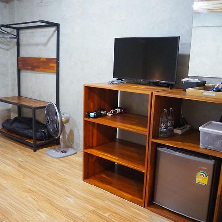Banmai87 Guest House บ้านไม้87 เกสต์เฮ้าส์ Ayutthaya Extérieur photo