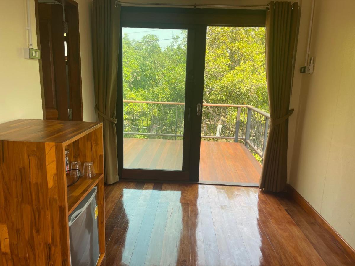 Banmai87 Guest House บ้านไม้87 เกสต์เฮ้าส์ Ayutthaya Extérieur photo