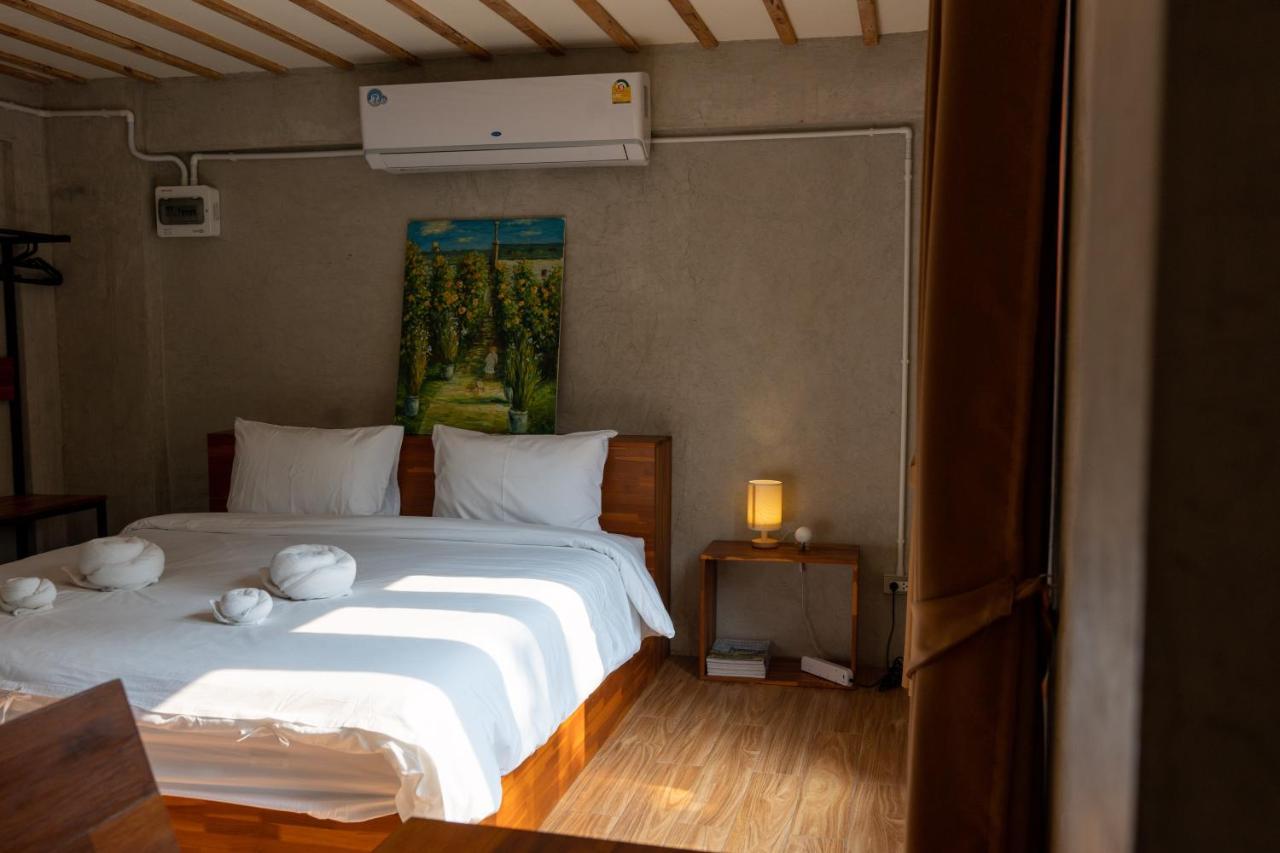 Banmai87 Guest House บ้านไม้87 เกสต์เฮ้าส์ Ayutthaya Extérieur photo