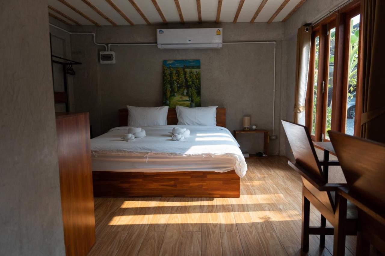 Banmai87 Guest House บ้านไม้87 เกสต์เฮ้าส์ Ayutthaya Extérieur photo