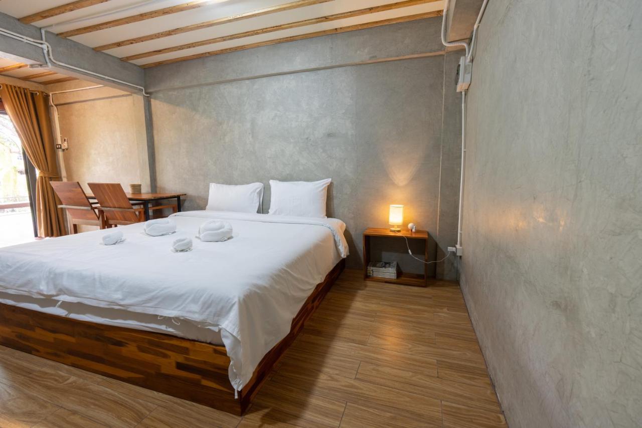 Banmai87 Guest House บ้านไม้87 เกสต์เฮ้าส์ Ayutthaya Extérieur photo