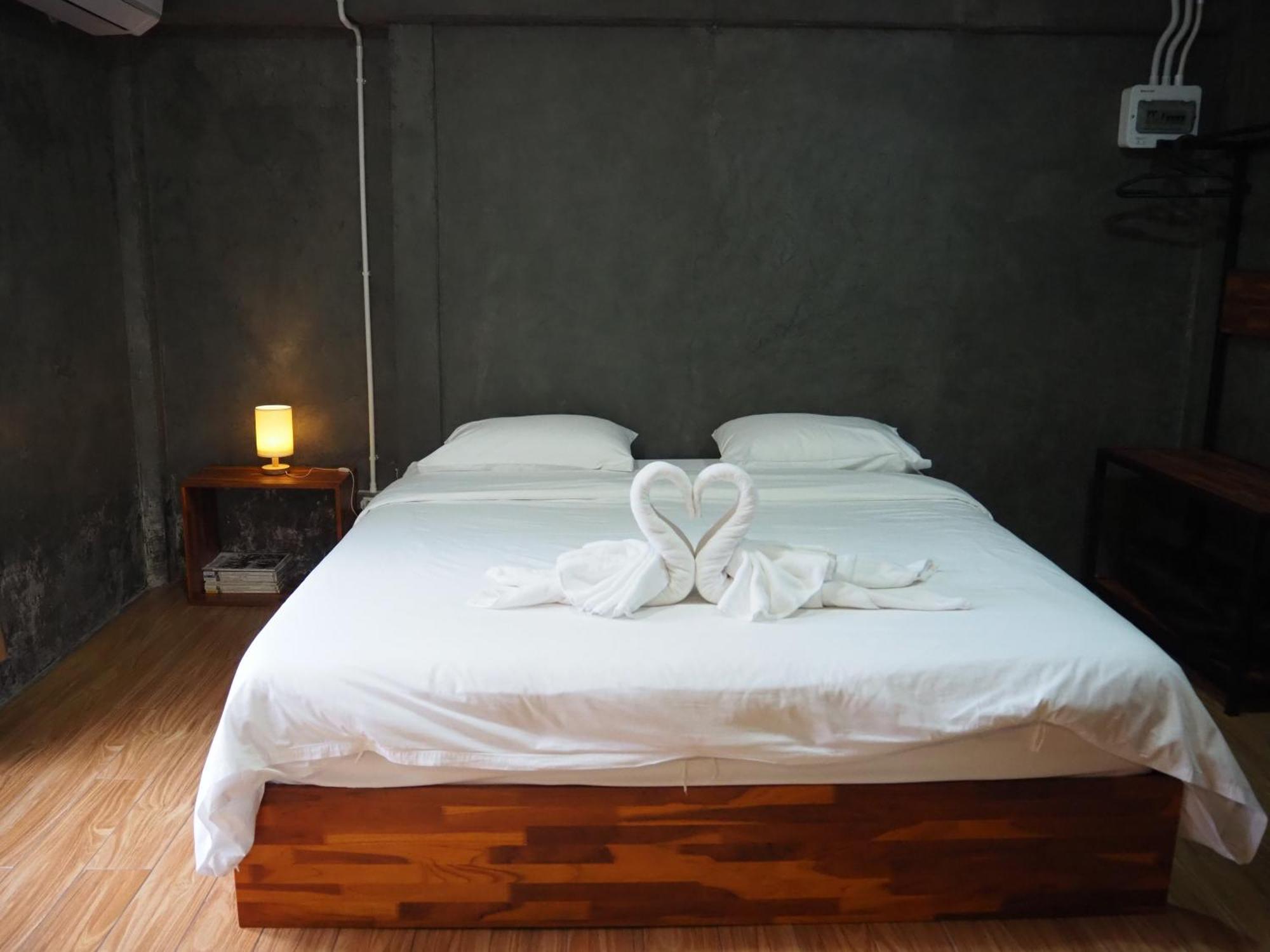 Banmai87 Guest House บ้านไม้87 เกสต์เฮ้าส์ Ayutthaya Extérieur photo