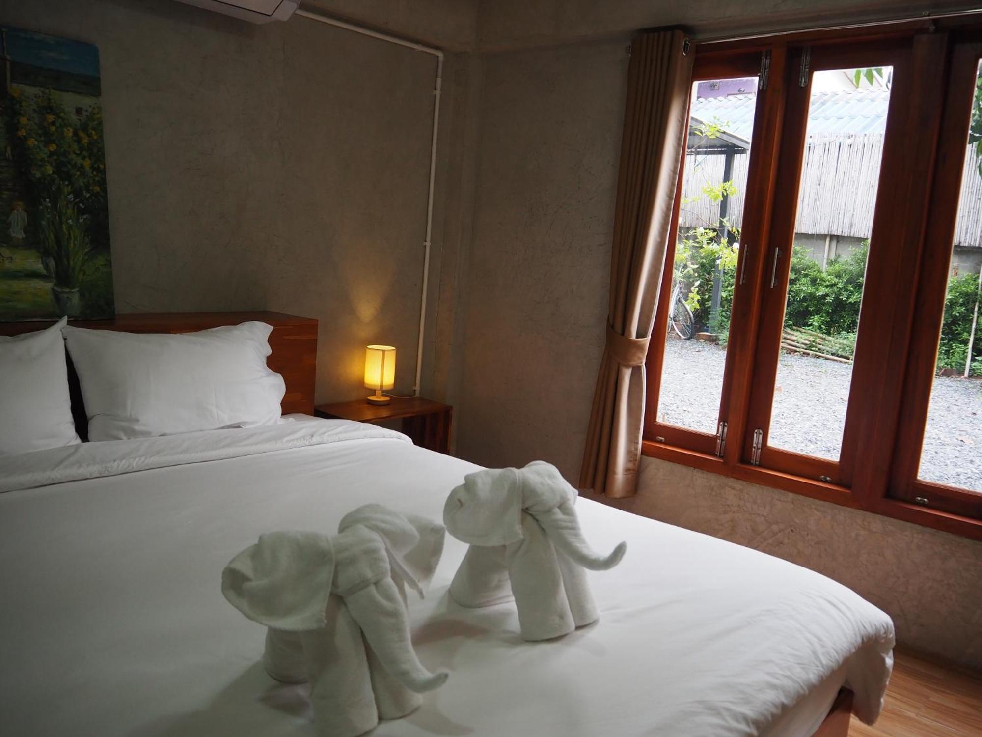 Banmai87 Guest House บ้านไม้87 เกสต์เฮ้าส์ Ayutthaya Extérieur photo
