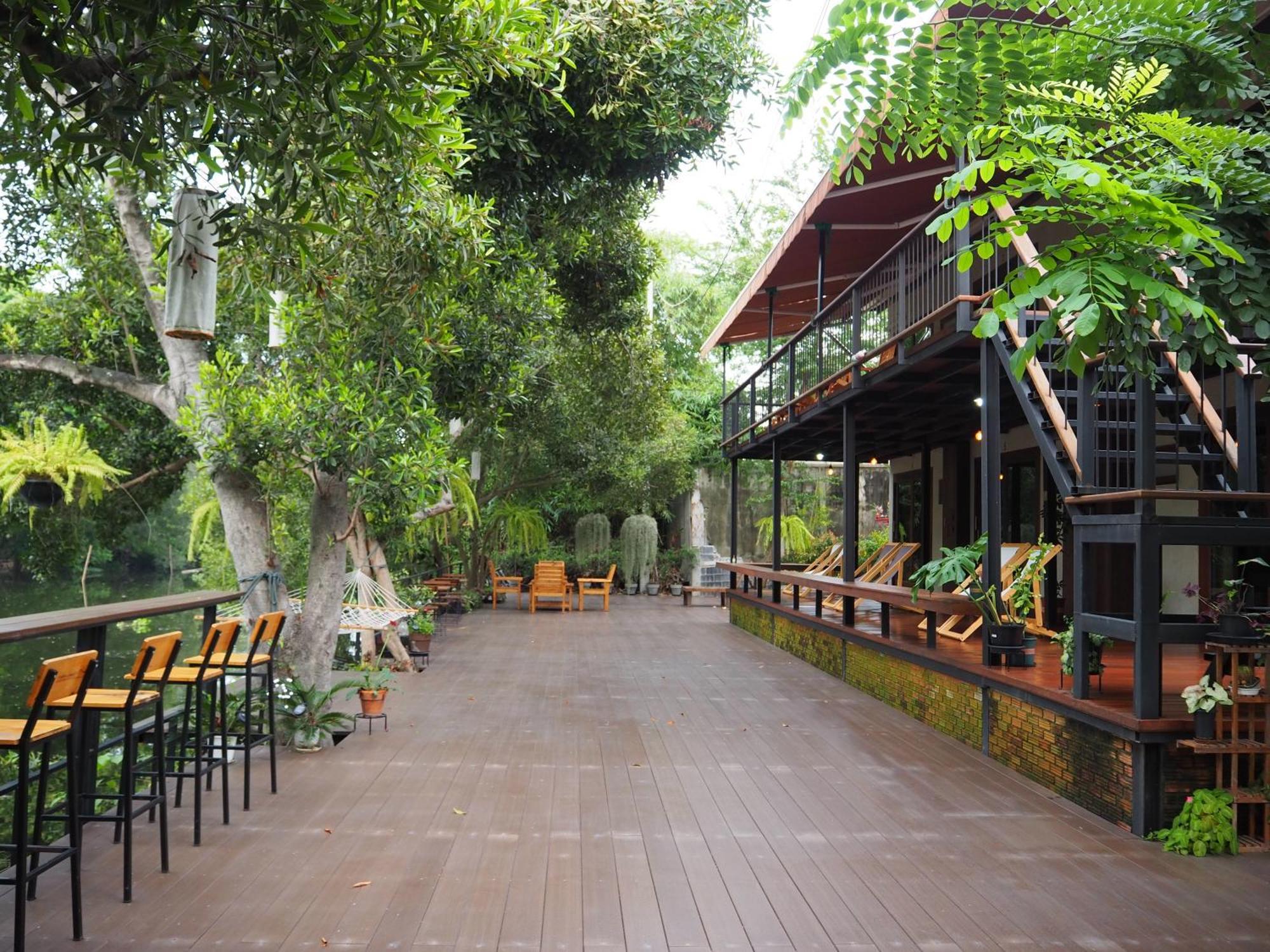 Banmai87 Guest House บ้านไม้87 เกสต์เฮ้าส์ Ayutthaya Extérieur photo